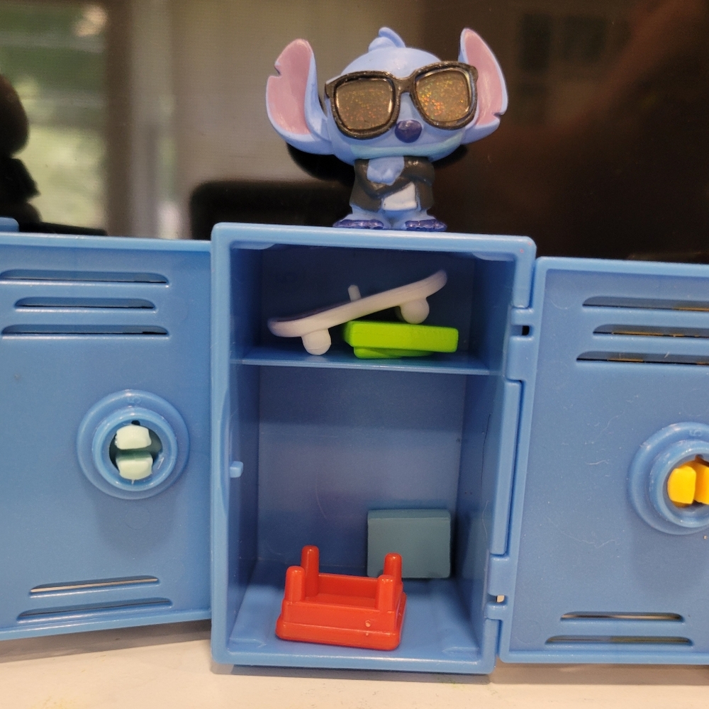 Disney Doorable Lockers